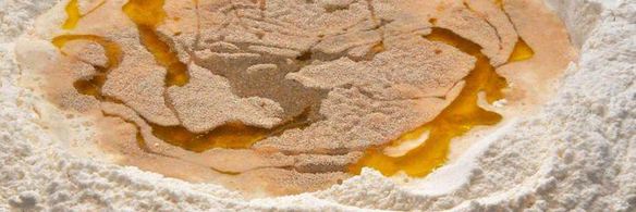 домашние соус и тесто для пиццы