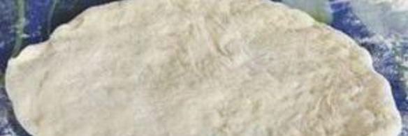 дрожжевое тесто на сковороде