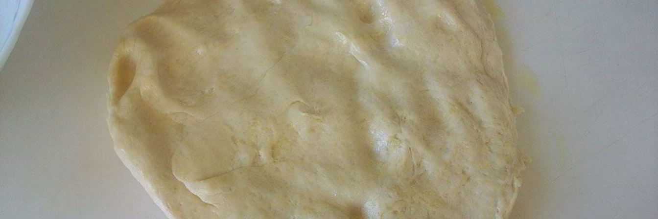 Пресное дрожжевое тесто для пиццы
