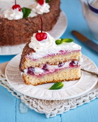 Бисквитный торт со сметанным кремом