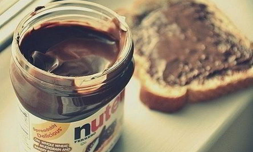 Рецепт блинного торта с нутеллой