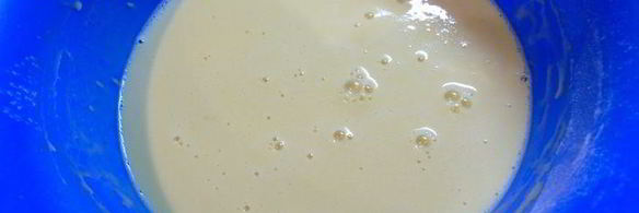 блинный торт с заварным кремом и ягодами