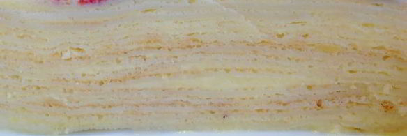 блинный торт с заварным кремом и ягодами