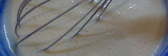 блинный торт с заварным кремом и ягодами