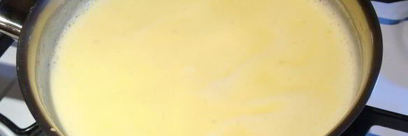 блинный торт с заварным кремом и ягодами