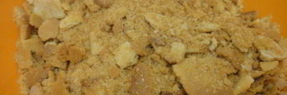 домашний медовик с карамельным кремом и малиновой прослойкой