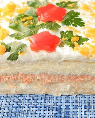 Лучший закусочный торт из крекеров и рыбной консервы