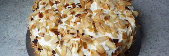 новогодний персиковый торт с просекко и елочкой из сливок и карамболы