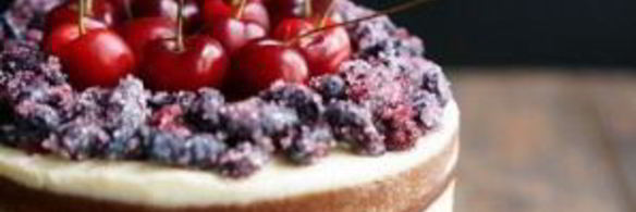 открытый торт с ягодами