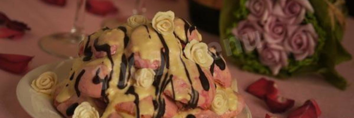 Розовый торт