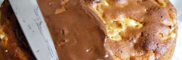 шоколадно-медовый торт с яблоками