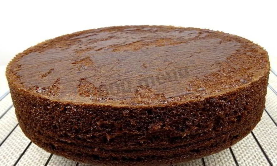 Рецепт шоколадного бисквита на кипятке