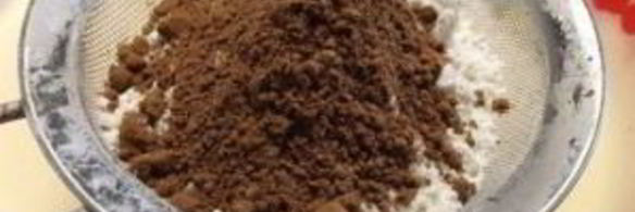 шоколадный торт с клубникой