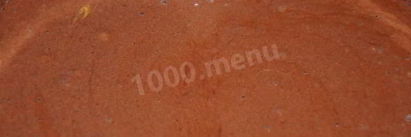 шоколадный торт с вишней