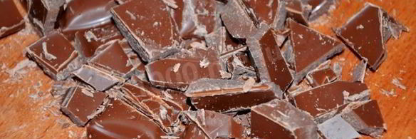 шоколадный торт с вишней