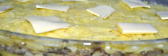 слоеный картофельный торт с солеными грибами