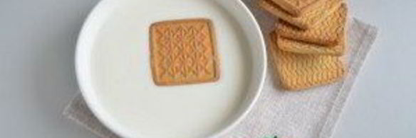 торт без выпечки из печенья и творога