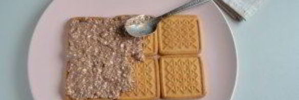 торт без выпечки из печенья и творога