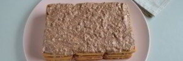 торт без выпечки из печенья и творога