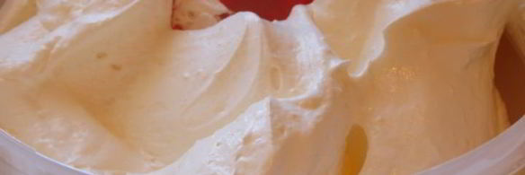 торт из панкейков с клубникой