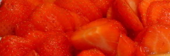 торт из панкейков с клубникой