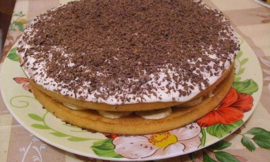 Рецепт торта с фруктами без выпечки на коржах