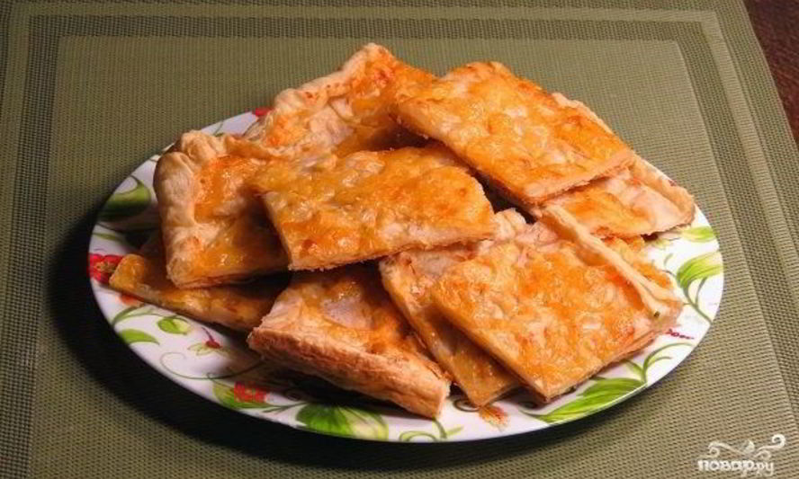 Рецепт выпечки из слоеного теста в духовке