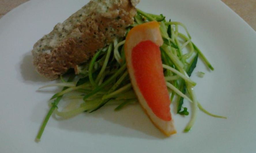 Рецепт икорной запеканки с салатом из молодого кабачка с огурцом