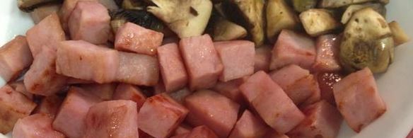 картофельная запеканка с беконом и грибами