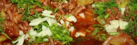 картофельная запеканка с говяжьим фаршем, пекинской капустой, кабачками и сыром сулугуни