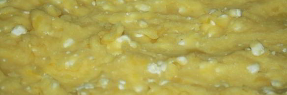 картофельная запеканка с говяжьим фаршем, пекинской капустой, кабачками и сыром сулугуни