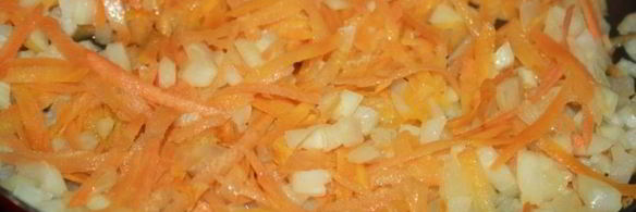 картофельная запеканка с говяжьим фаршем, пекинской капустой, кабачками и сыром сулугуни