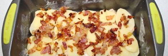картофельная запеканка с курицей и беконом