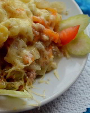 Ленивая запеканка из овощей, фарша и мягкого сыра