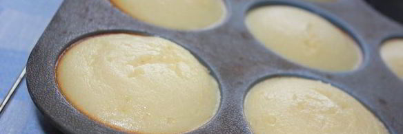 порционная творожная запеканка с ягодным соусом