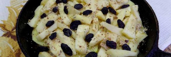 рисовая запеканка с яблоками и изюмом