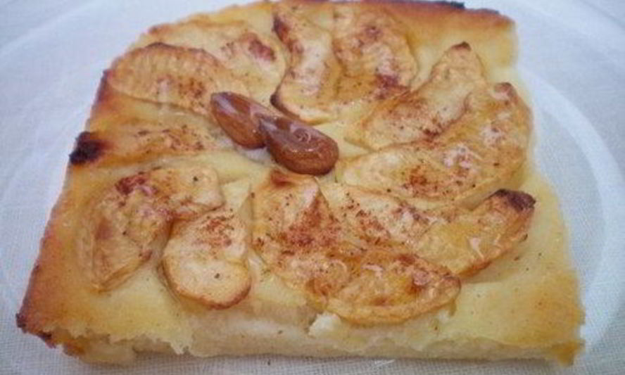 Рецепт творожной запеканки с яблоками в микроволновке за 5 минут