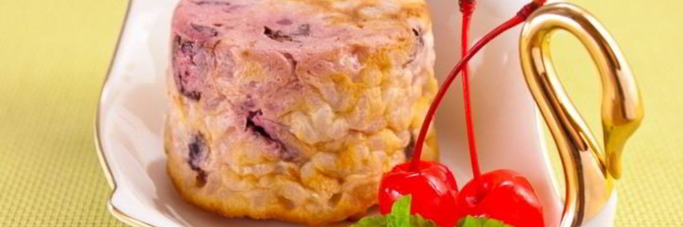 Творожно-рисовые запеканки с вишней