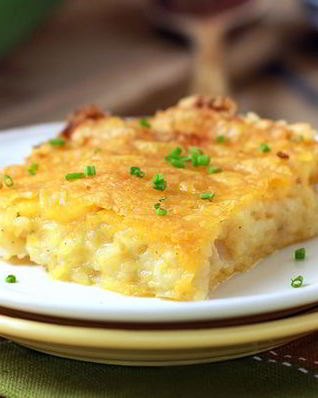 Запеканка из тертого картофеля с чесноком и сыром