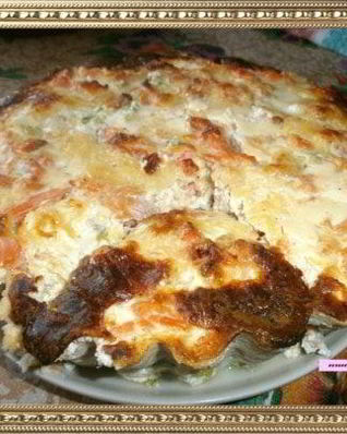 Запеканка с красной рыбой и овощами