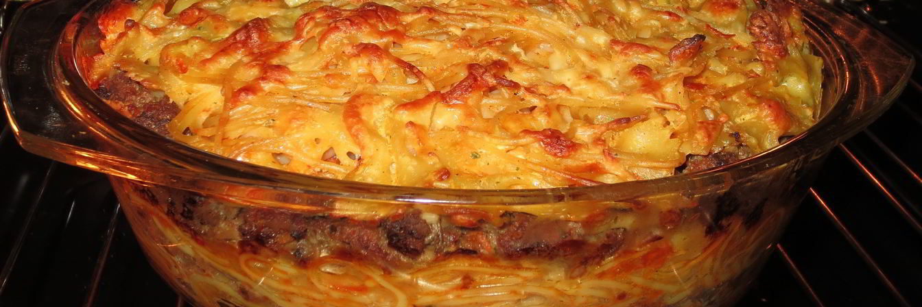 Запеканка со спагетти и мясной прослойкой