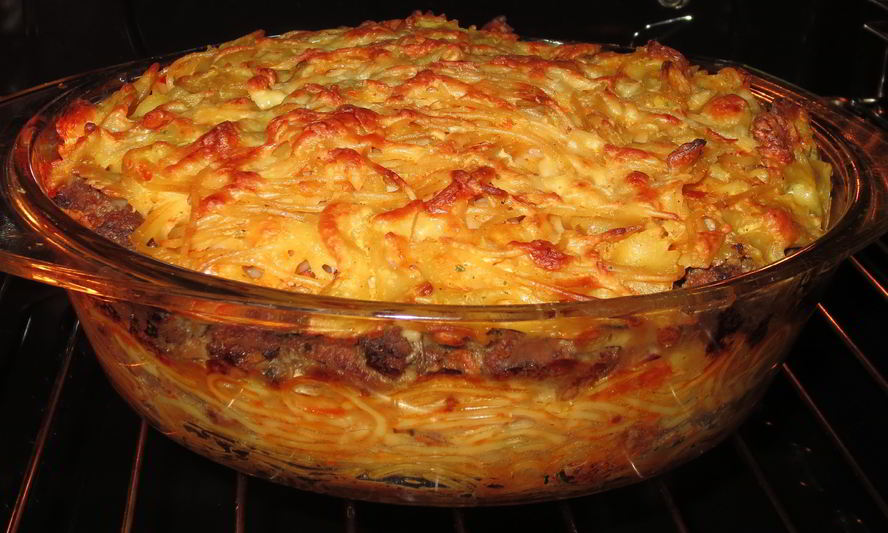 Рецепт запеканки со спагетти и мясной прослойкой