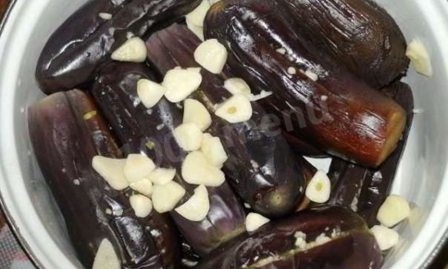 Рецепт баклажанов соленых с чесноком на зиму