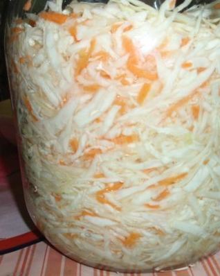 Быстрая квашеная капуста в банке на зиму