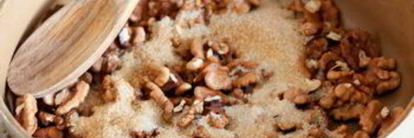 грецкие орехи в коричневом сахаре с чили