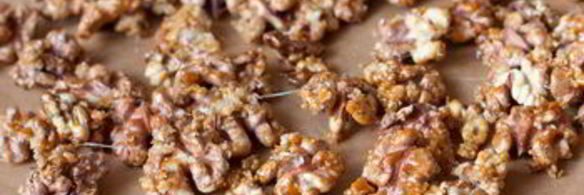 грецкие орехи в коричневом сахаре с чили