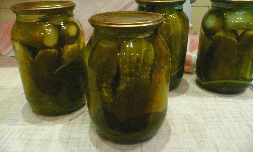 Рецепт кисла-сладких огурцы в банках без уксуса