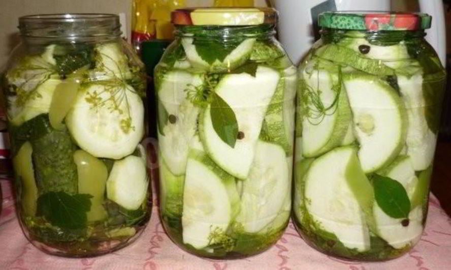 Рецепт консервированных кабачков с хреном и листьями смородины