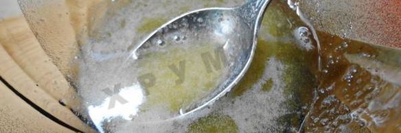 быстромаринованные огурцы в контейнере