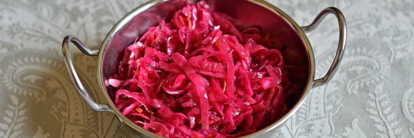 Капуста маринованная со свеклой